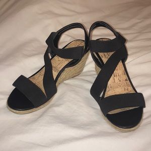 Merona black strappy wedges